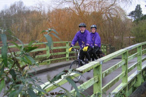 Crossing the River Lee Navigation at Broxbourne, en route for Ware Crossing the River Lee Navigation at Broxbourne, en route for Ware